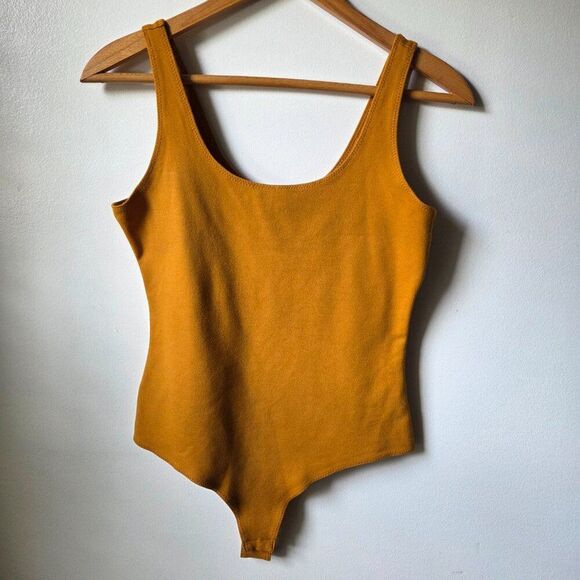 LIKE NEW SHINESTAR SCOOP NECK MUSTARD TANK BODYSUIT SIZE M - Picture 3 of 14